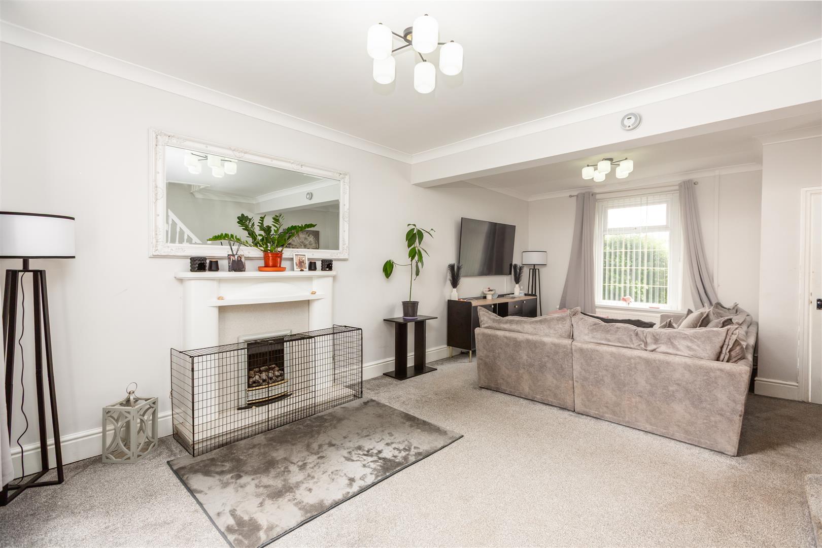 Llangyfelach Road, Treboeth, Swansea, SA5 9EL
